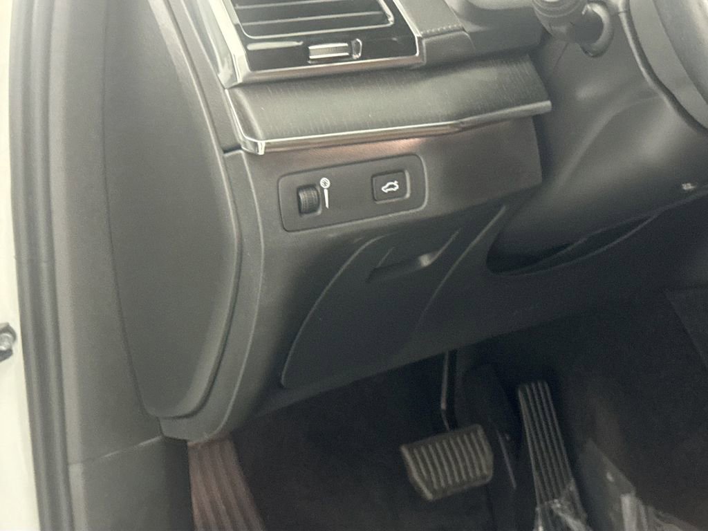 Used 2021 Volvo XC90 T6 Inscription w/ Protection Package Premier image 10