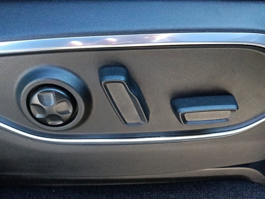 Used 2023 Jeep Wagoneer 2WD image 36