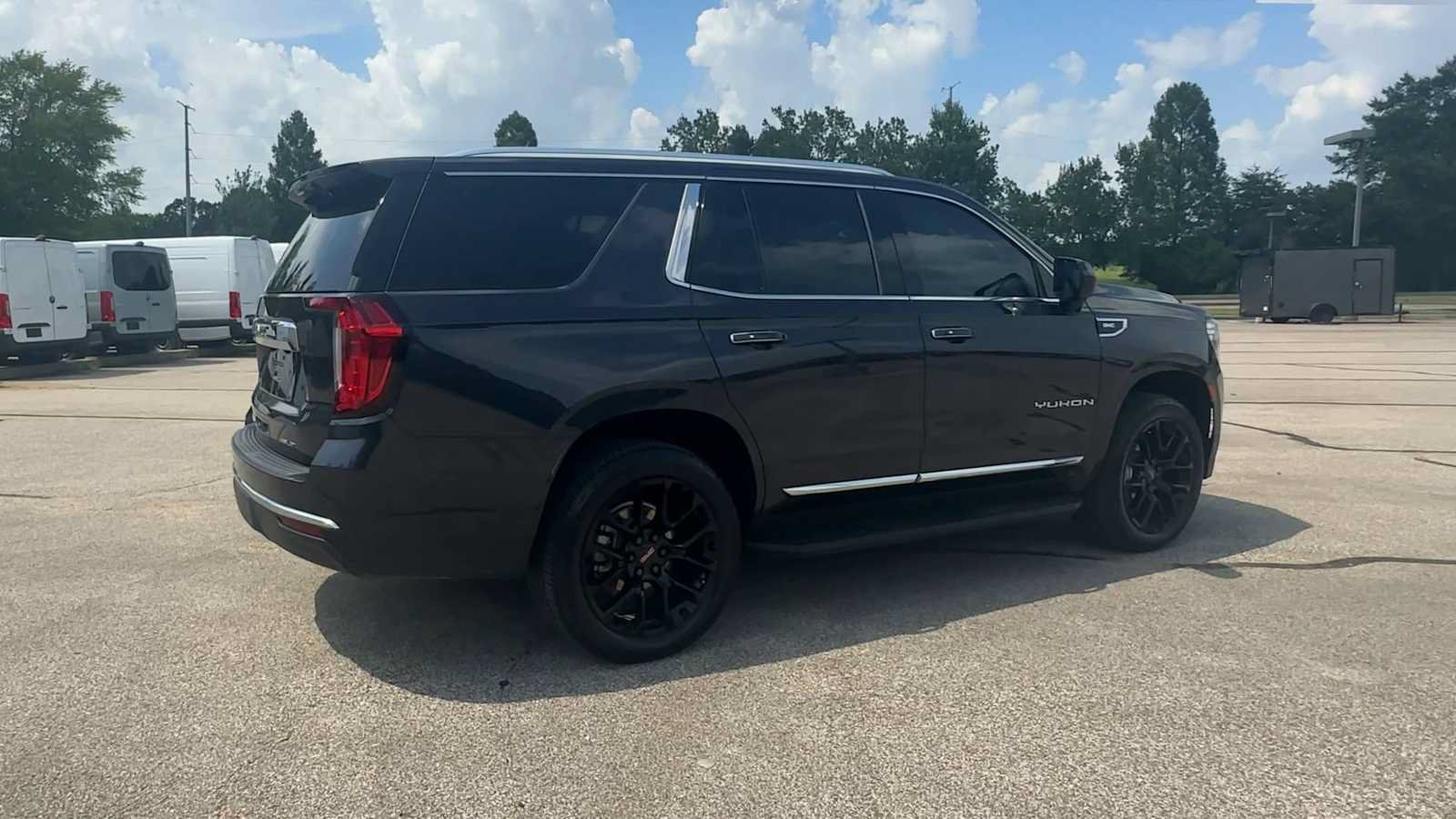 Certified 2023 GMC Yukon SLT AWD/4WD image 8