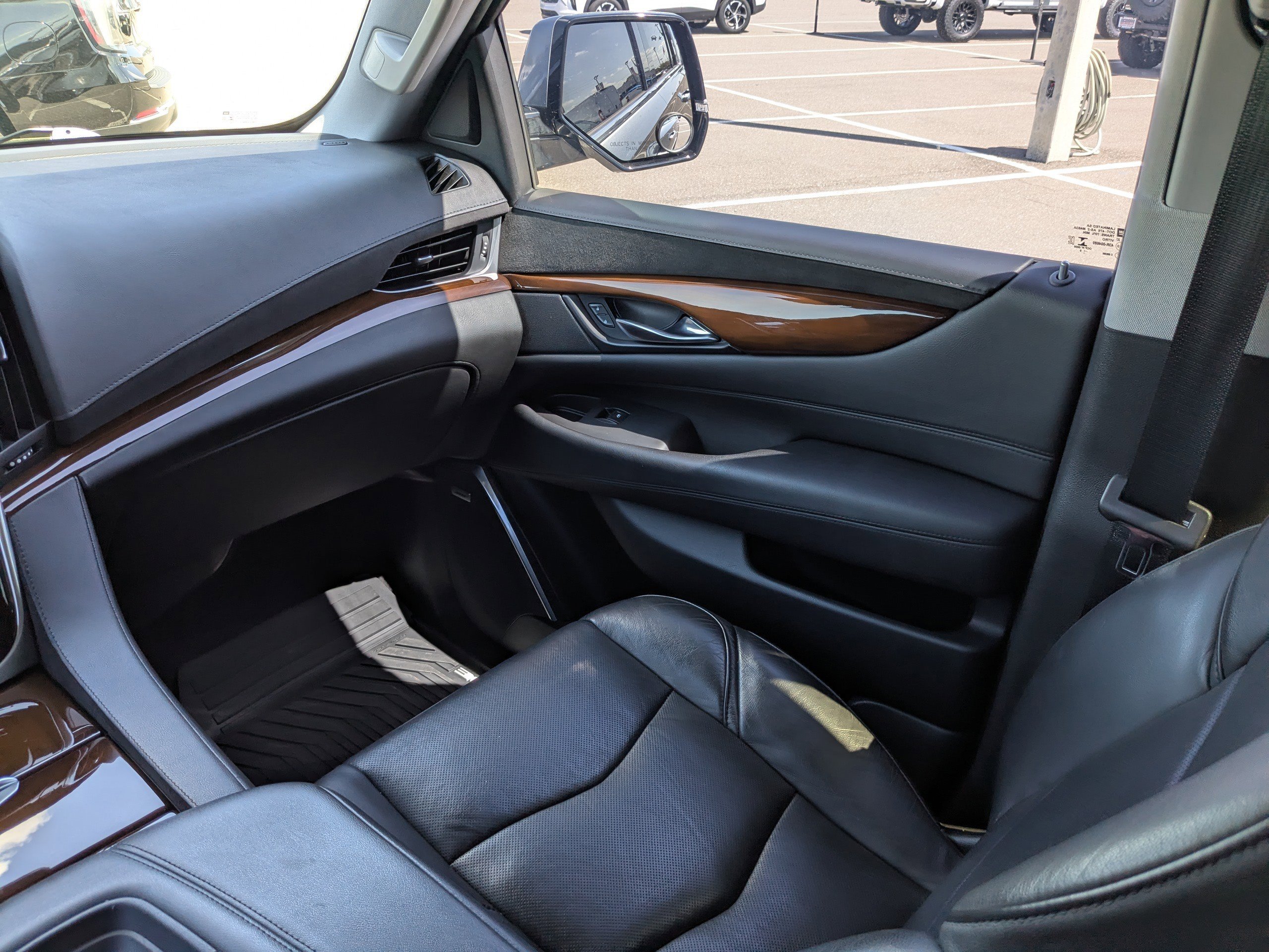 Used 2019 Cadillac Escalade Premium Luxury image 19