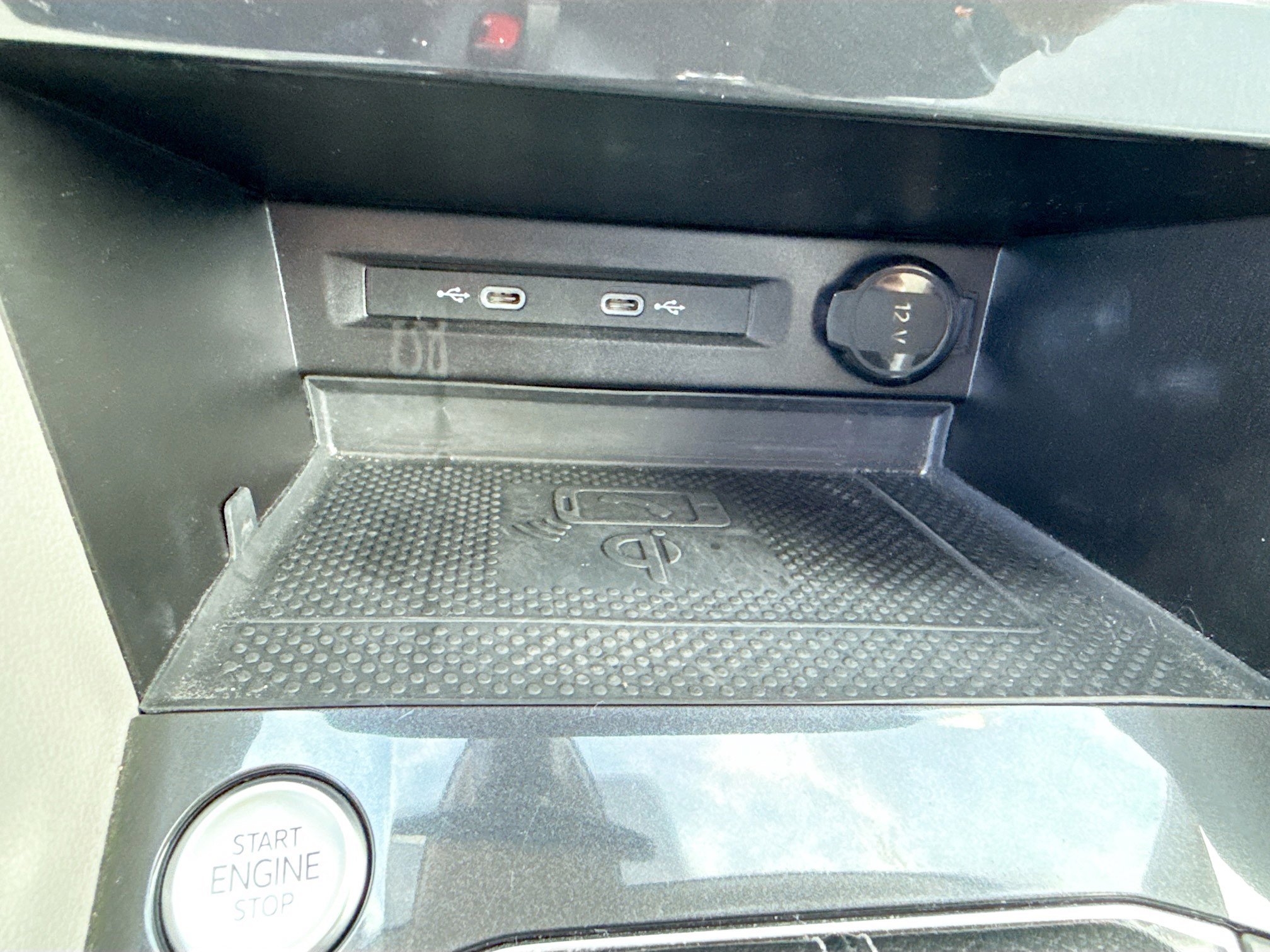 Used 2022 Volkswagen Tiguan SE image 31