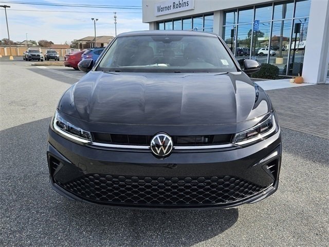 Used 2025 Volkswagen Jetta Sport image 2