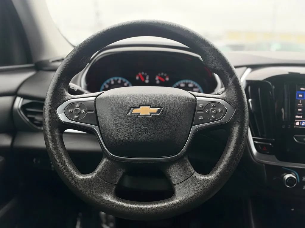Used 2021 Chevrolet Traverse LS FWD image 14