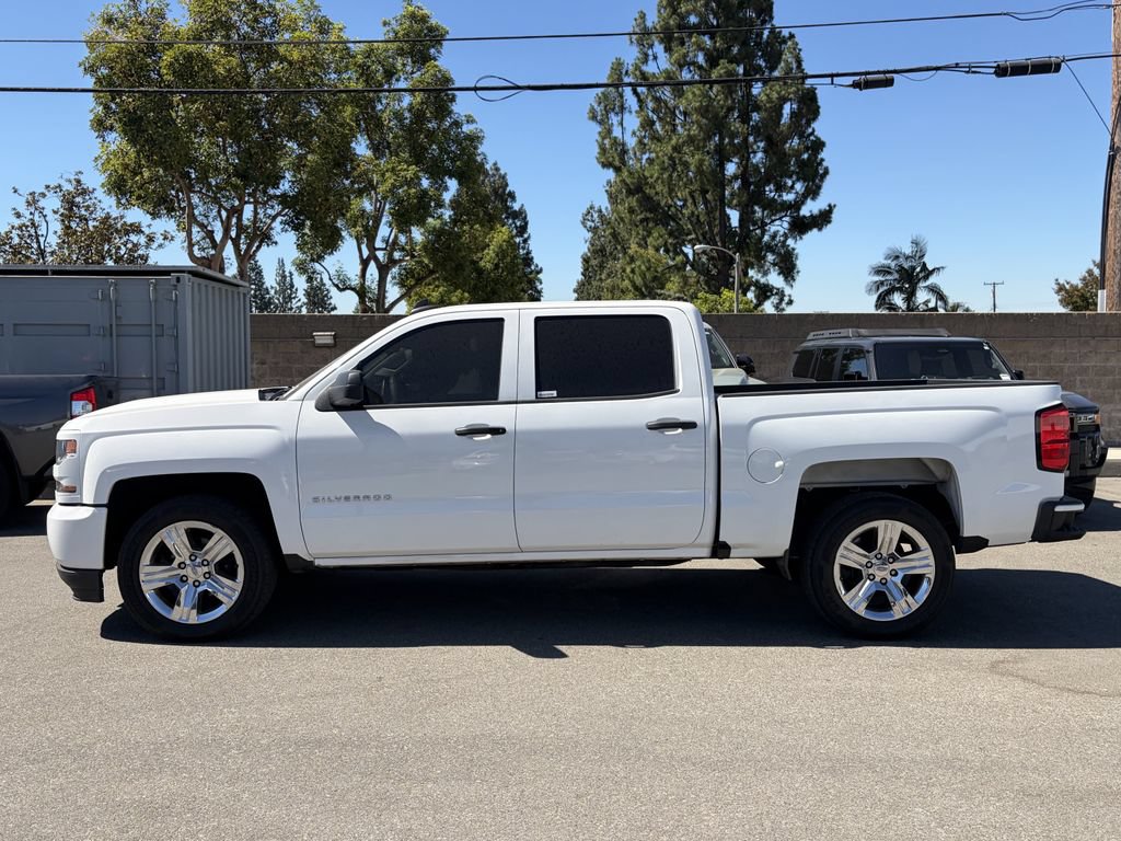 Used 2018 Chevrolet Silverado 1500 Custom w/ Custom Convenience Package RWD image 2