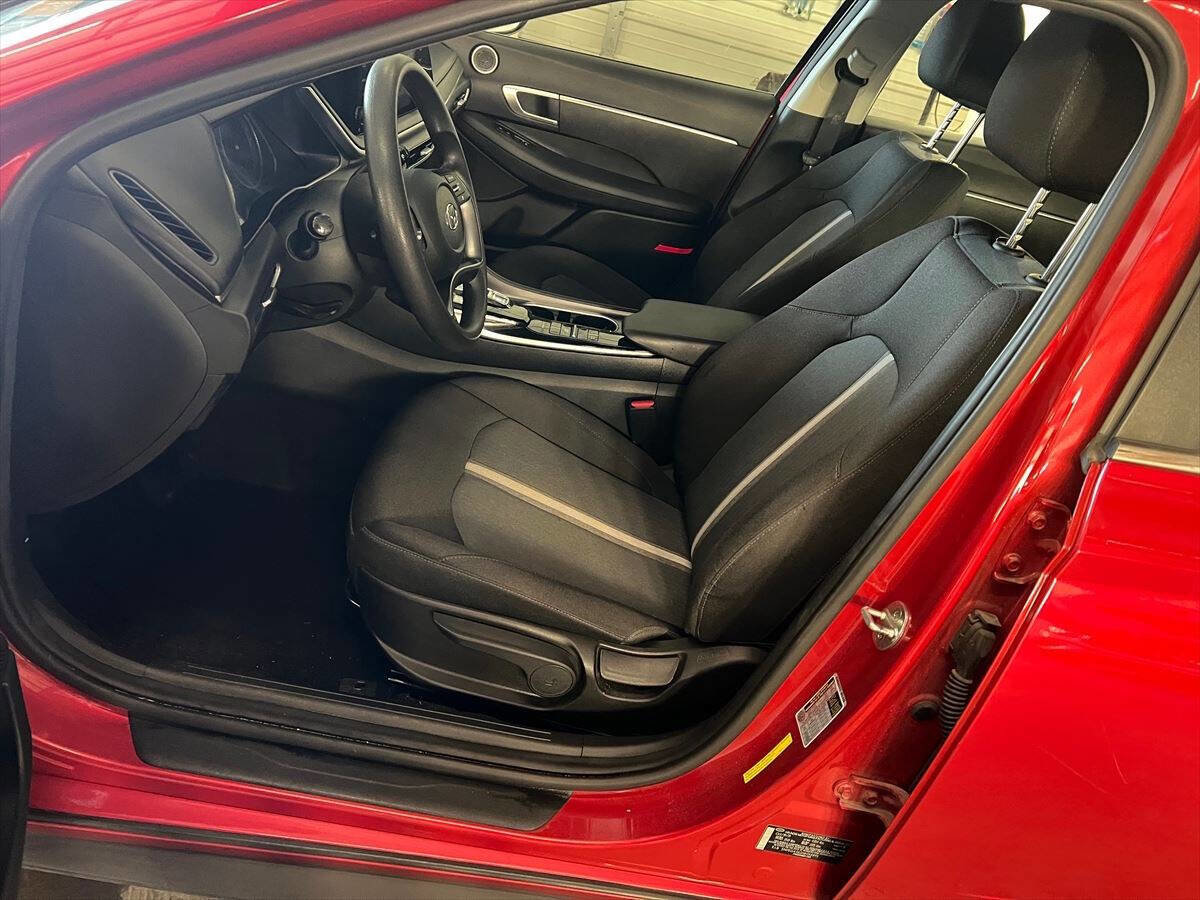 Used 2022 Hyundai Sonata SE w/ Preferred Accessory Package image 8