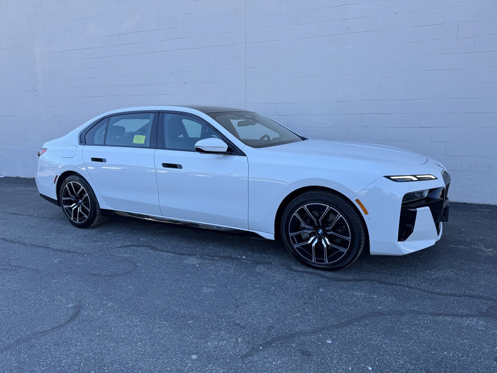 Used 2025 BMW 740i xDrive image 5