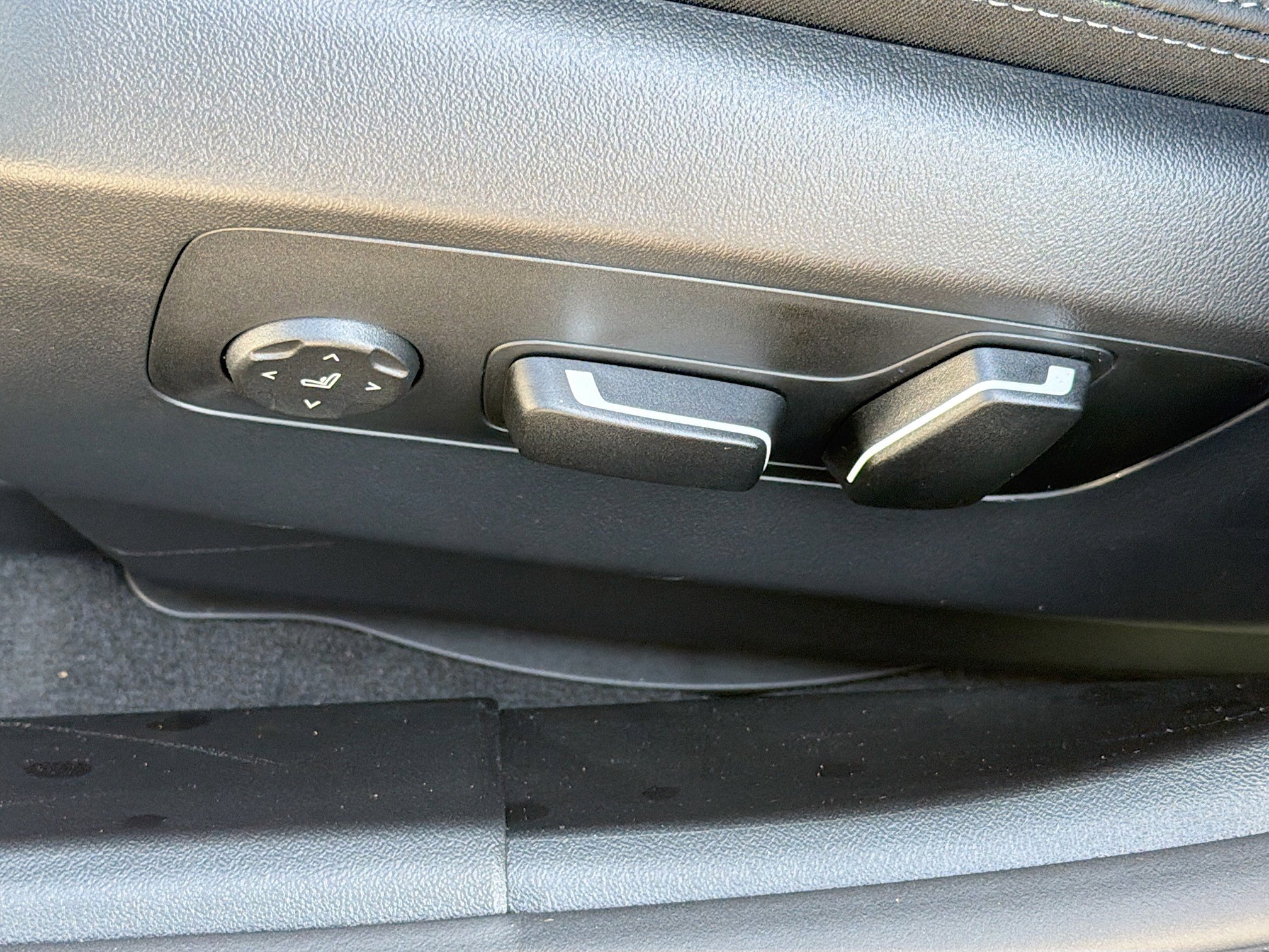 New 2026 BMW 530i RWD image 25