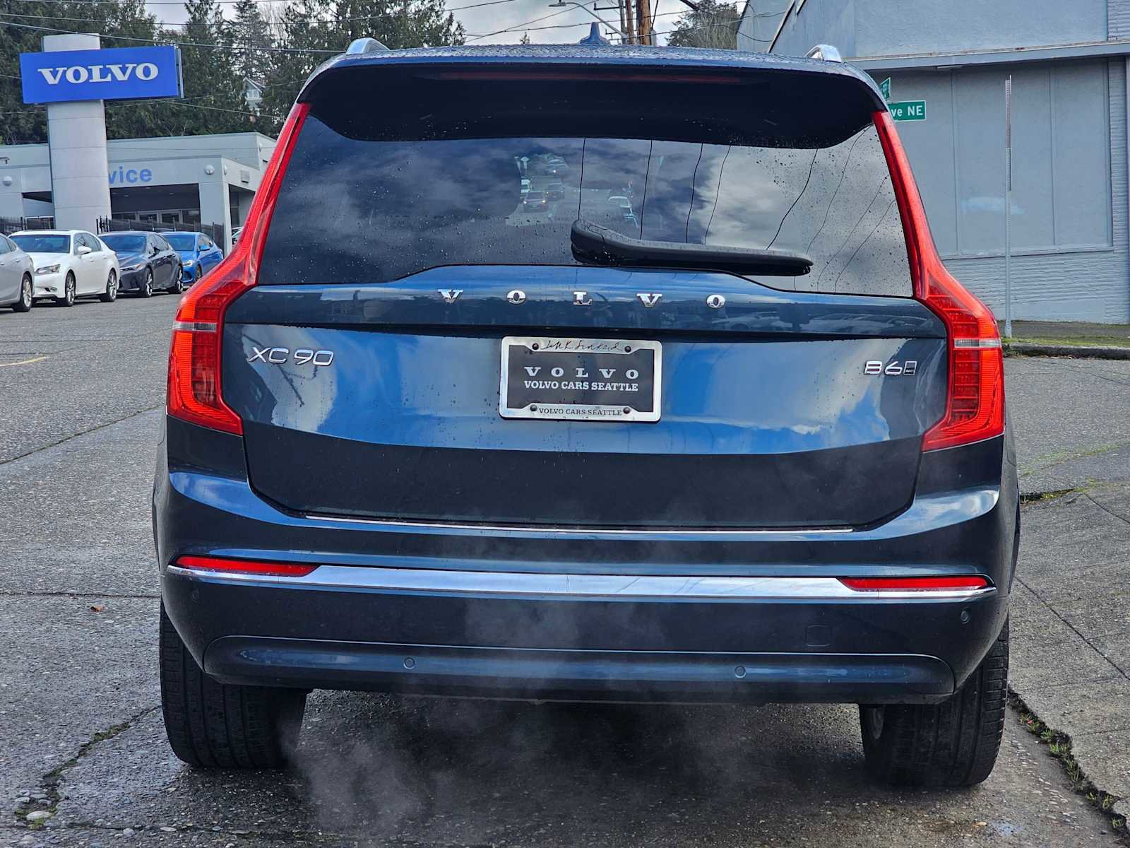 Certified 2024 Volvo XC90 B6 Ultimate w/ Protection Package Premier image 5