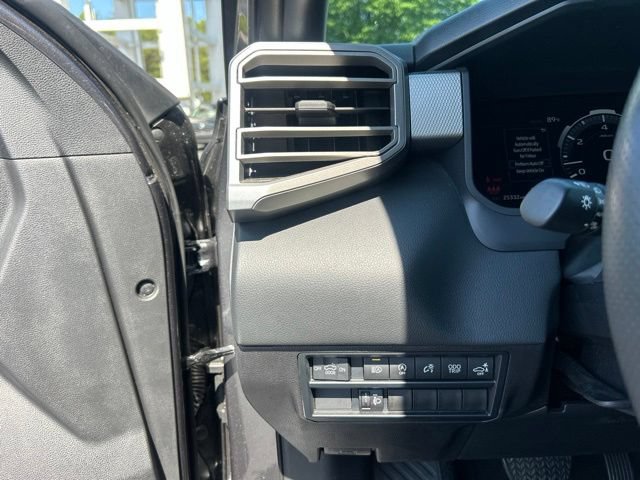 Used 2026 Toyota Tundra Limited AWD/4WD image 28