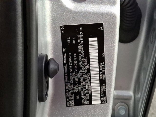 Certified 2024 Toyota Highlander XLE image 30