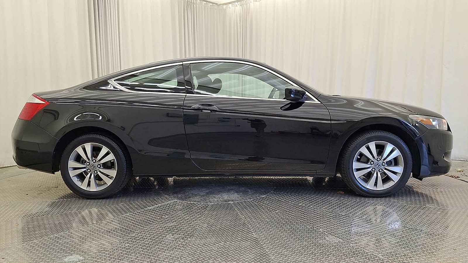 Used 2010 Honda Accord EX image 6