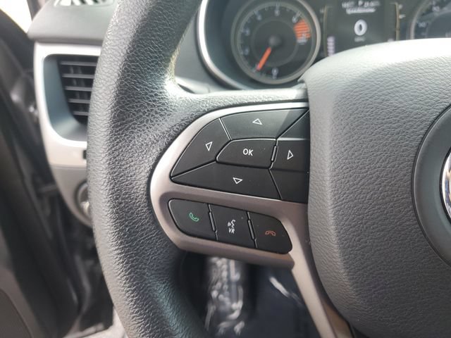 Used 2019 Jeep Cherokee Latitude w/ Popular Appearance Group FWD image 16