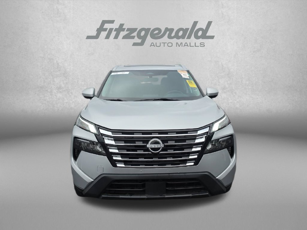 Used 2024 Nissan Rogue SV w/ SV Premium Package AWD/4WD image 2