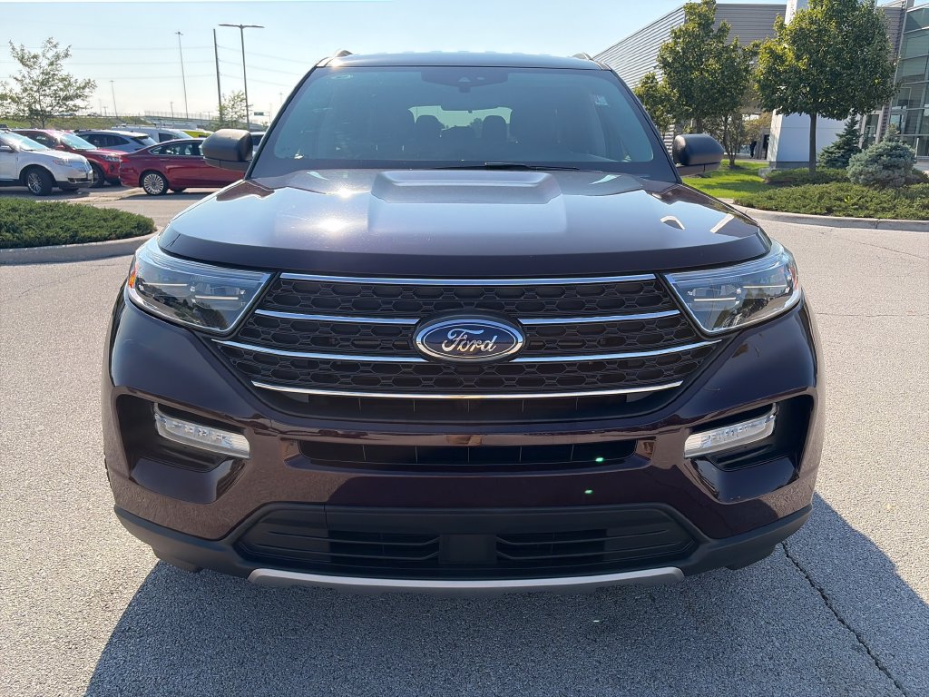 Used 2023 Ford Explorer XLT w/ Equipment Group 202A AWD/4WD image 2