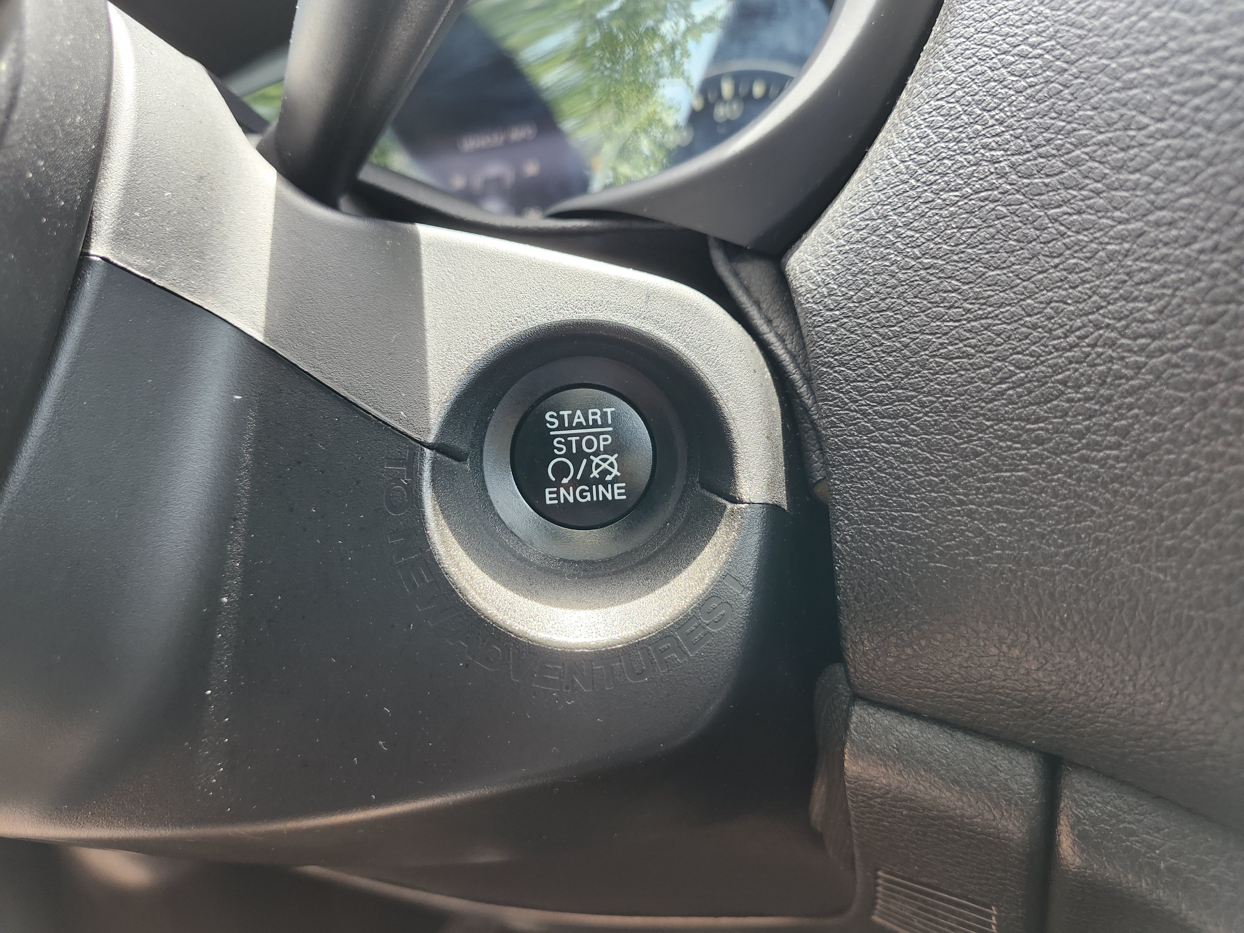 Used 2021 Jeep Renegade Latitude w/ Sun & Sound Group AWD/4WD image 9