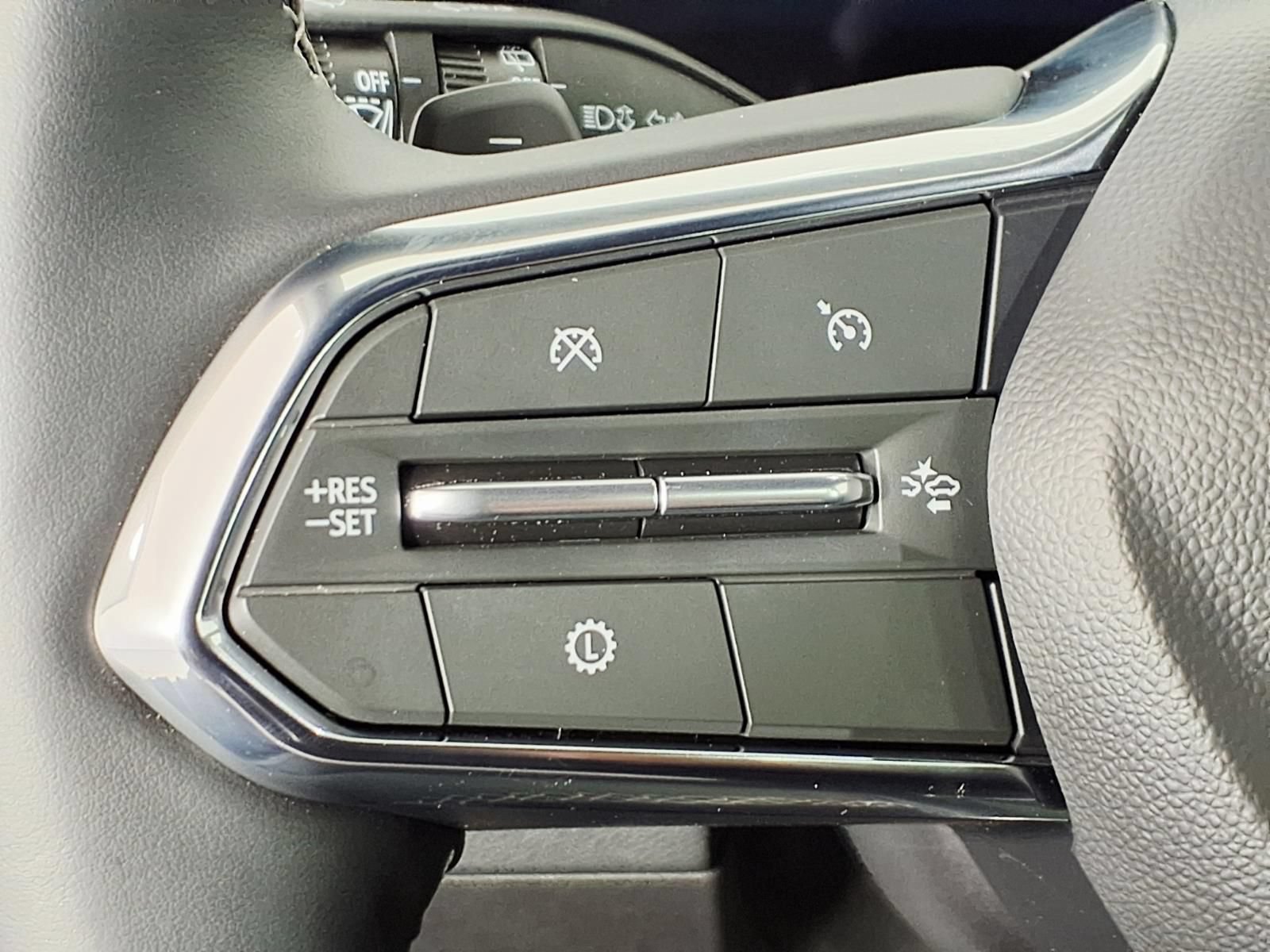 Used 2026 Chevrolet Traverse LT w/ Driver Confidence Package FWD image 17