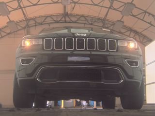 Used 2020 Jeep Grand Cherokee Limited AWD/4WD image 2