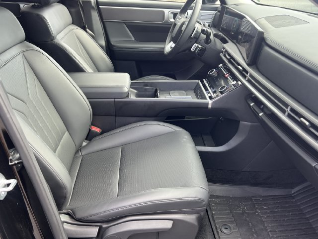 Used 2026 Hyundai Santa Fe SEL FWD image 17