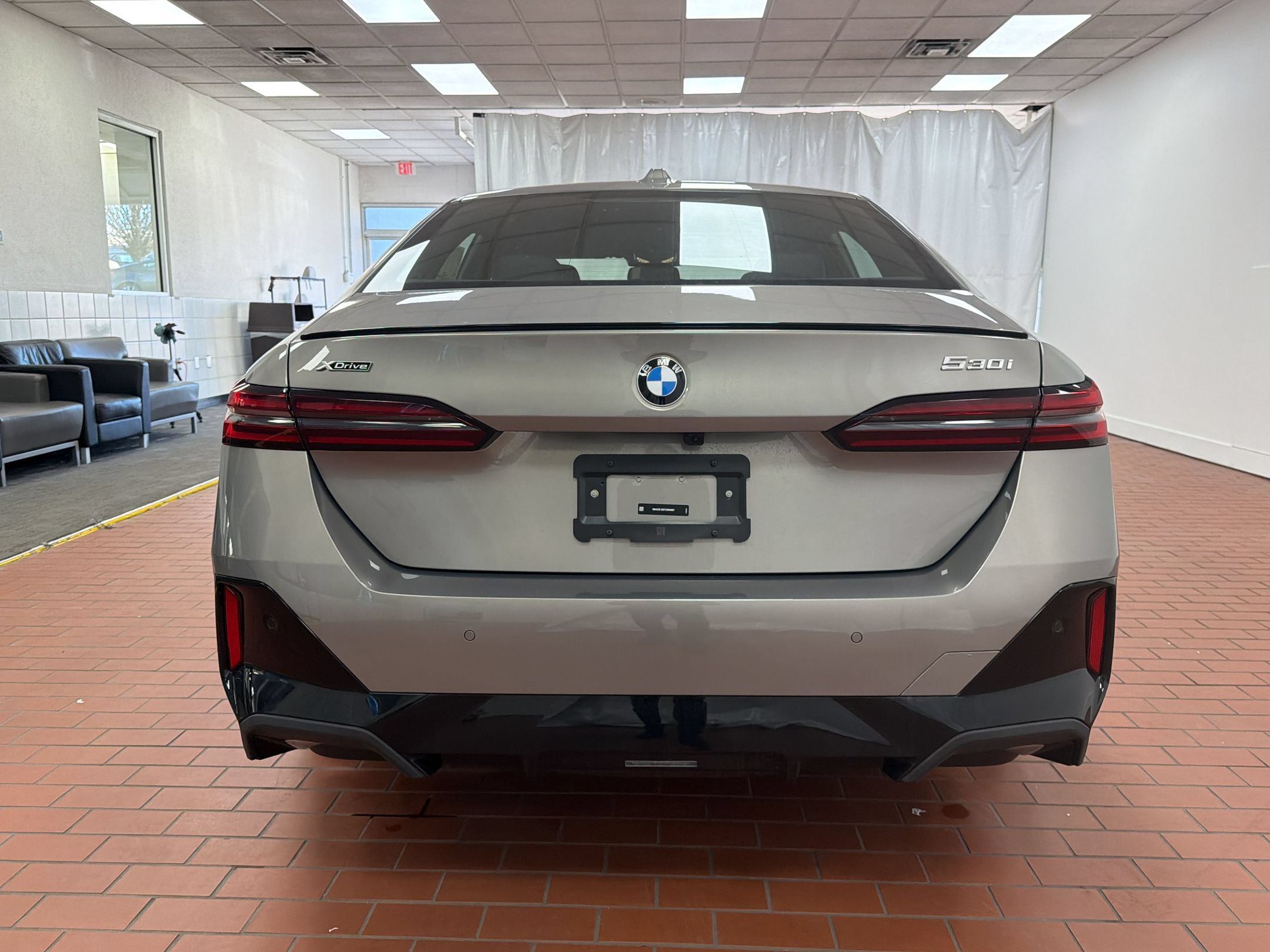 Used 2026 BMW 530i xDrive w/ M Sport Package AWD/4WD image 9