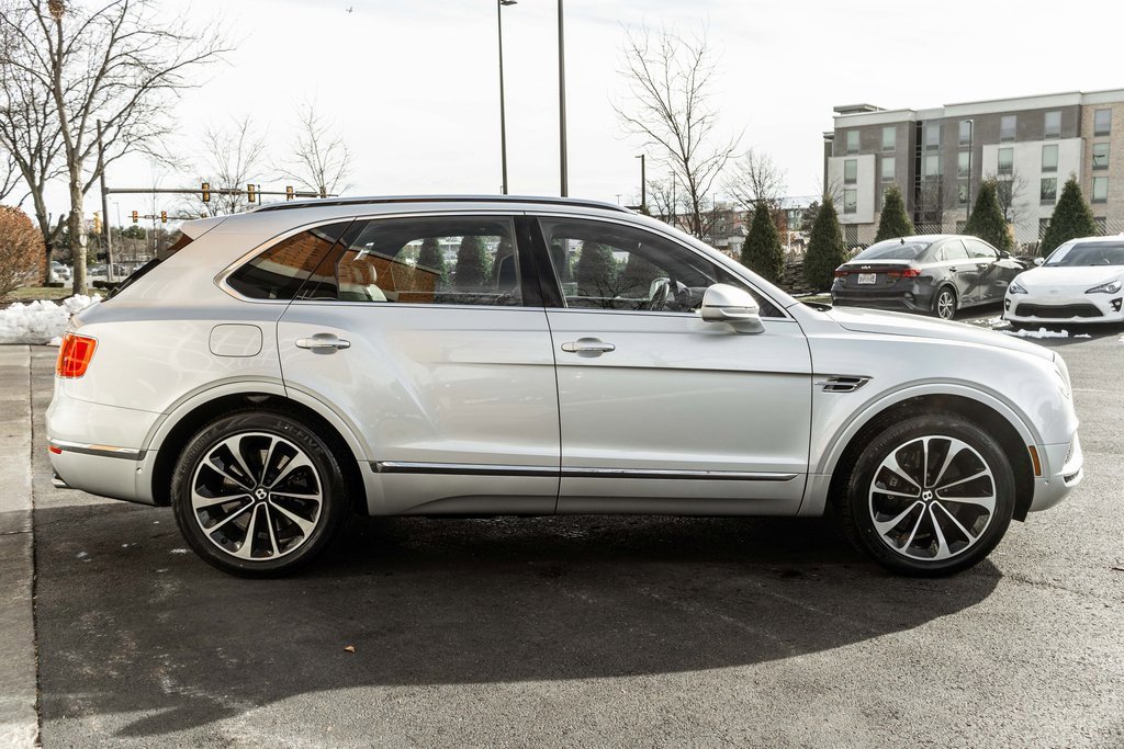 Used 2019 Bentley Bentayga image 3
