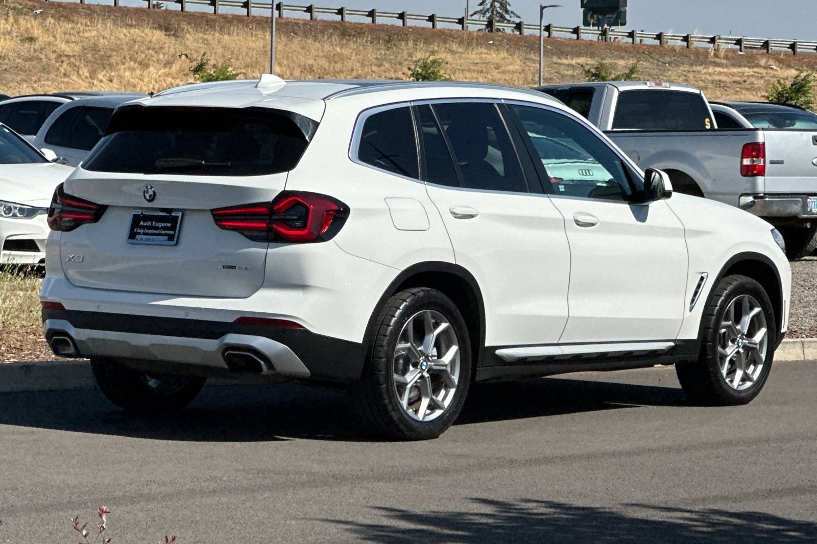 Used 2024 BMW X3 xDrive30i AWD/4WD image 3