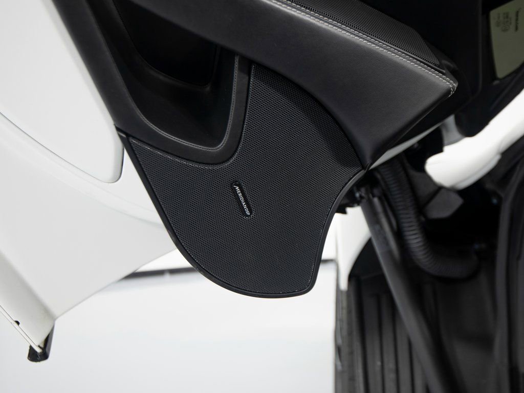 Used 2016 McLaren 675LT Spider image 13