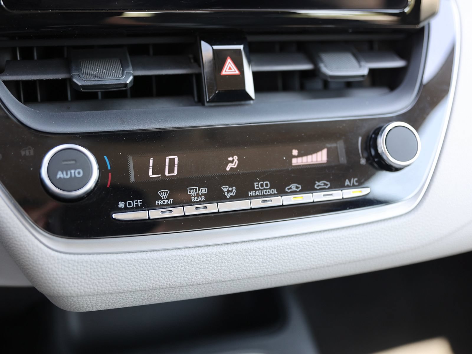 Used 2023 Toyota Corolla LE w/ LE Convenience Package FWD image 26