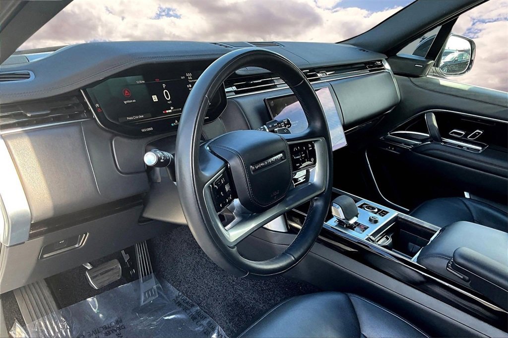 Used 2023 Land Rover Range Rover Long Wheelbase SE image 17