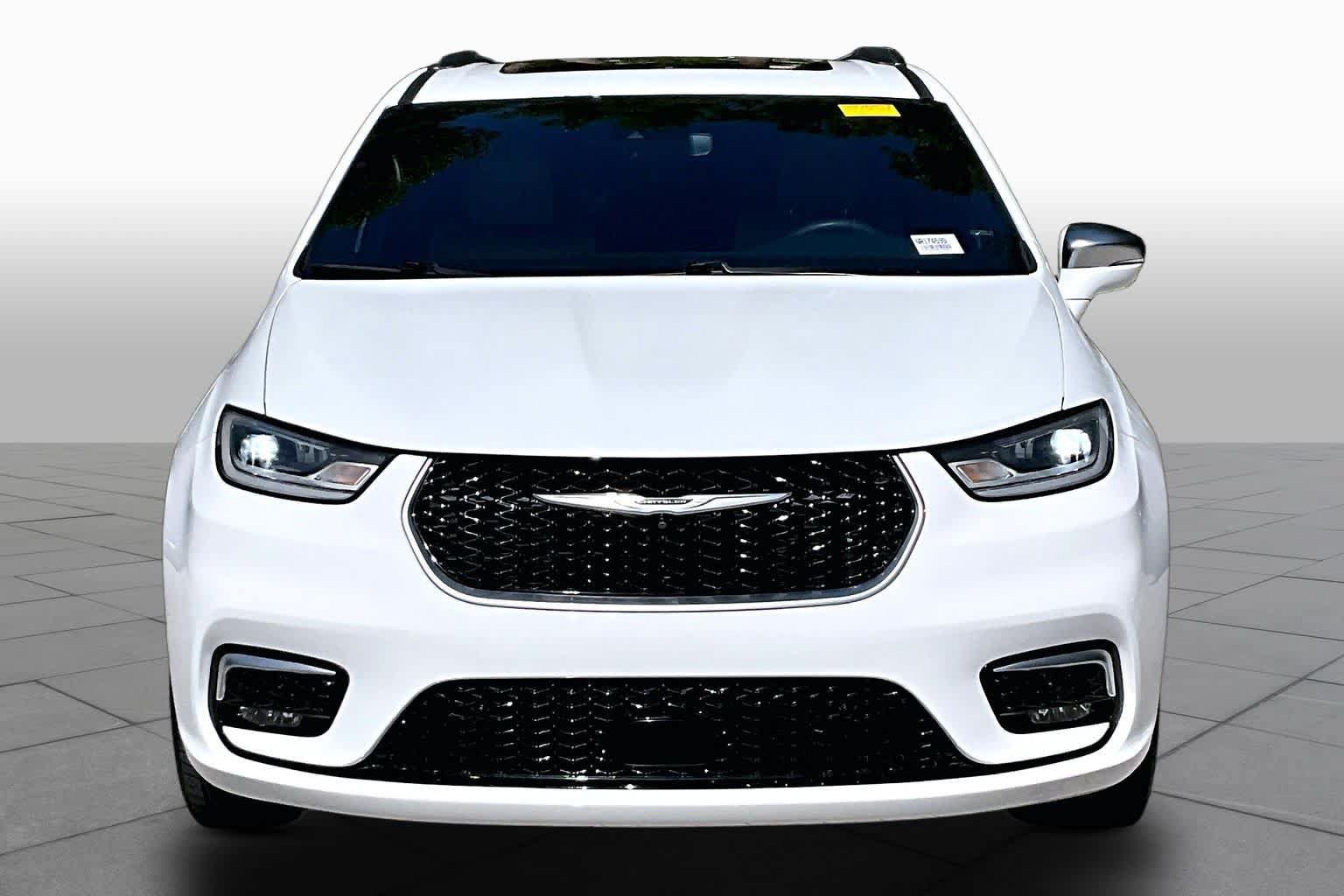 Used 2022 Chrysler Pacifica Pinnacle AWD/4WD image 4