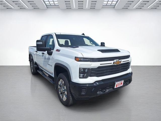 Used 2025 Chevrolet Silverado 2500 Custom w/ Custom Value Package AWD/4WD image 2