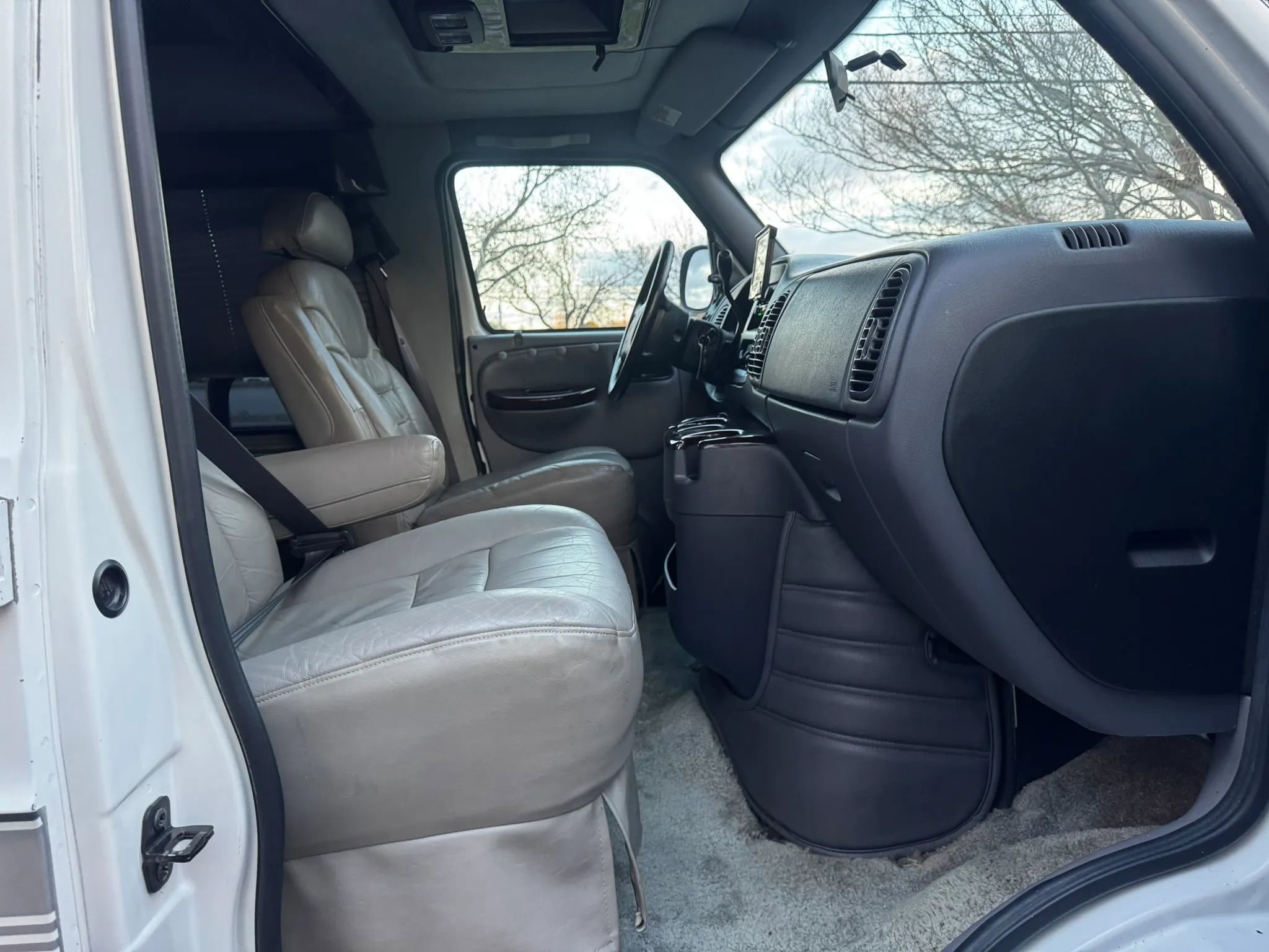 Used 2000 Dodge B1500 Van RWD image 15