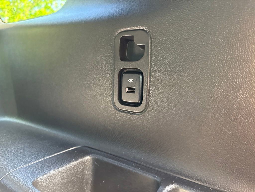 Used 2023 Chevrolet Traverse LT w/ LPO, Floor Liner Package AWD/4WD image 40