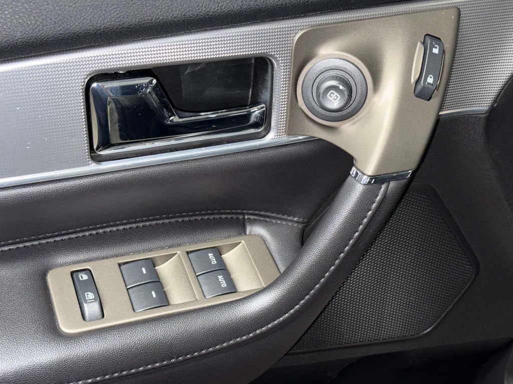 Used 2014 Lincoln MKX AWD w/ Equipment Group 102A image 20