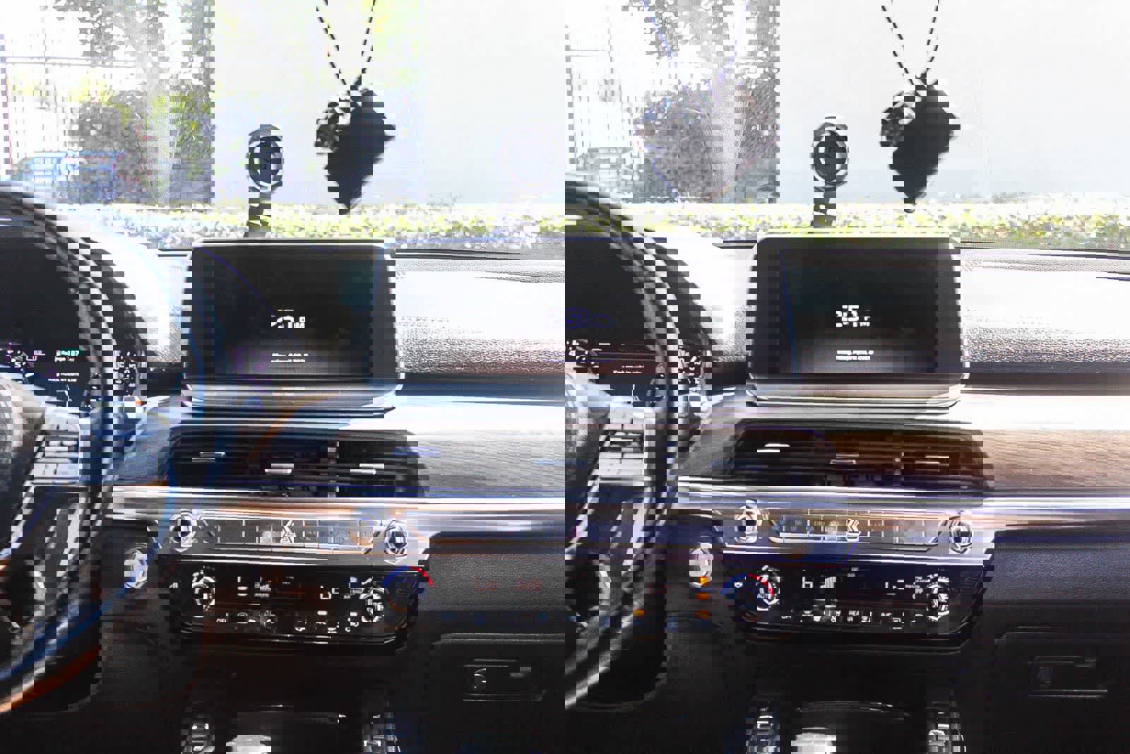 Used 2020 Kia Telluride SX w/ SX Prestige Package image 18