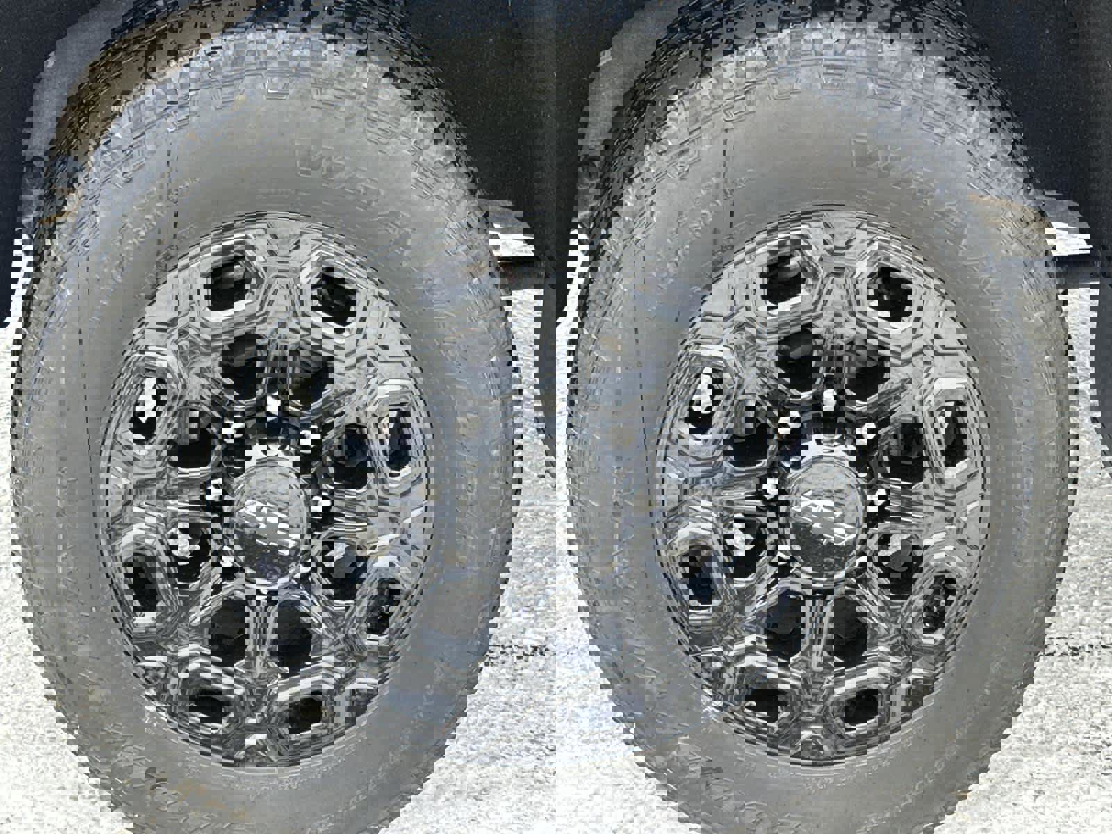 Used 2024 Chevrolet Silverado 2500 LTZ w/ LTZ Plus Package image 11