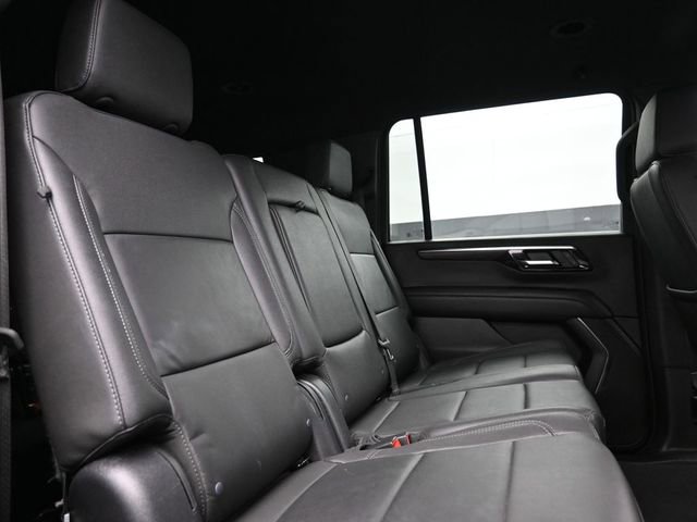 Used 2025 Chevrolet Suburban Z71 AWD/4WD image 23