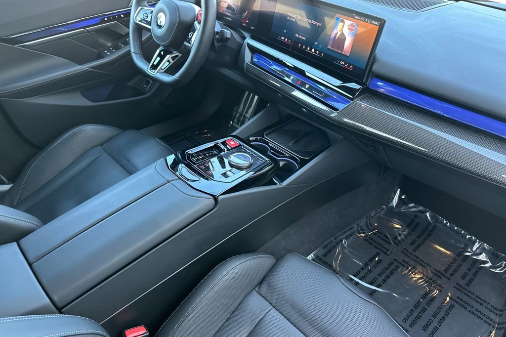 Used 2025 BMW M5 w/ Carbon Package image 16