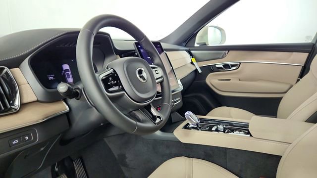 New 2026 Volvo XC90 T8 Plus w/ Protection Package Premier AWD/4WD image 12