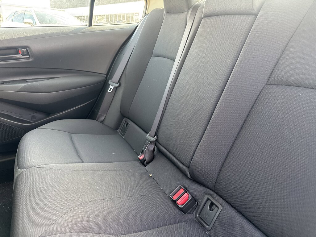 Used 2022 Toyota Corolla LE image 34