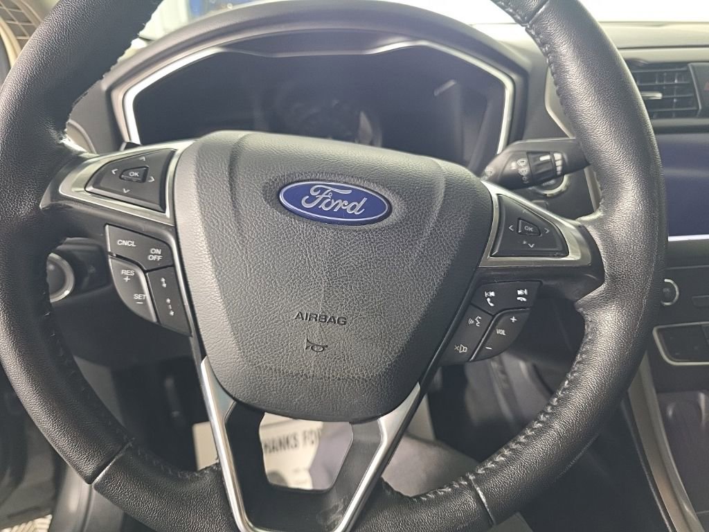 Used 2019 Ford Fusion SEL image 27