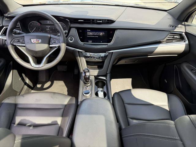 Used 2023 Cadillac XT6 Luxury AWD/4WD image 16