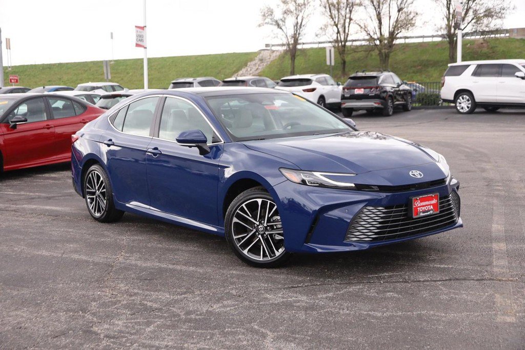 Used 2026 Toyota Camry XLE w/ Premium Plus Package image 2