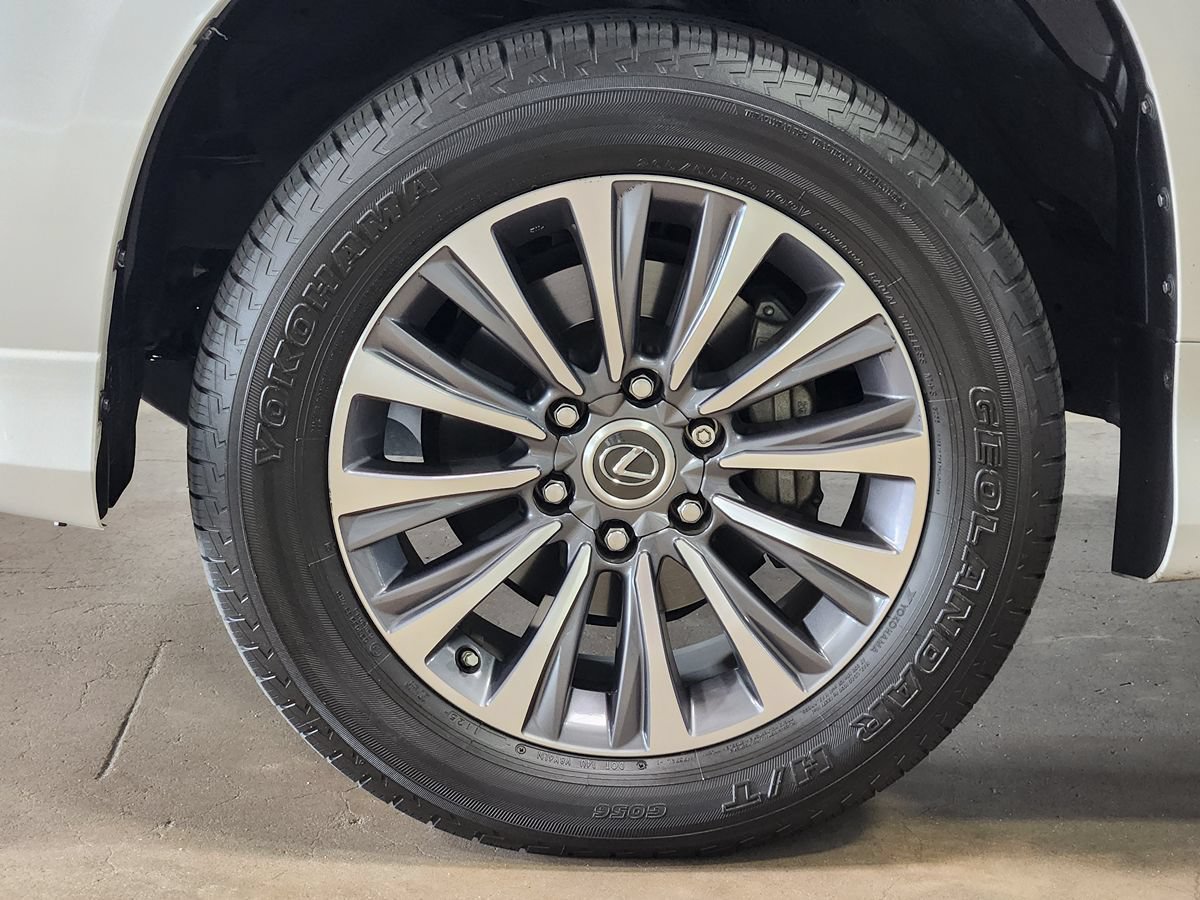 Used 2023 Lexus GX 460 Luxury w/ Accessory Package AWD/4WD image 26