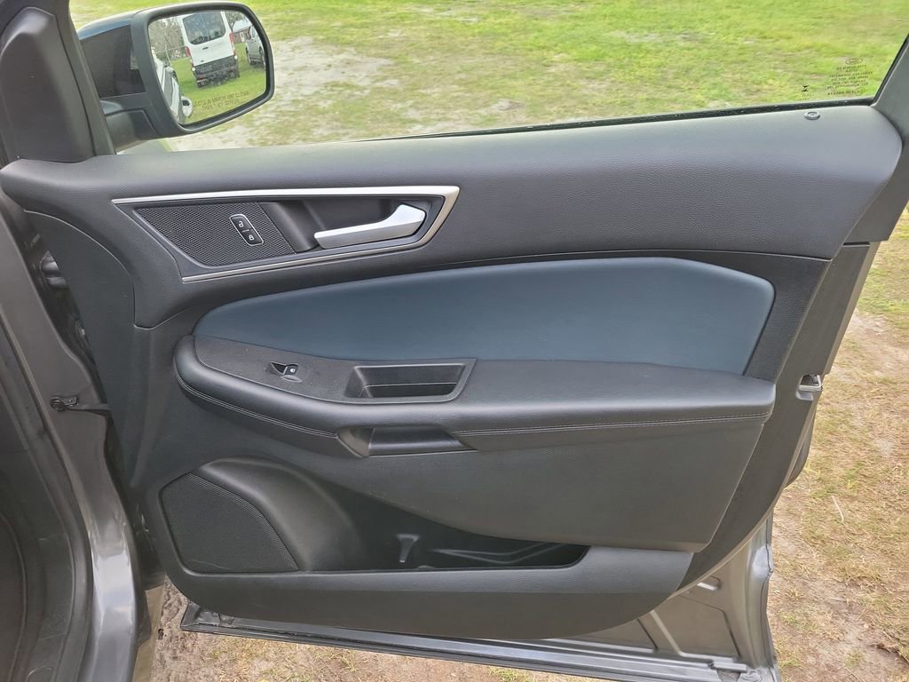 Used 2023 Ford Edge SEL w/ Sport Appearance Package image 38