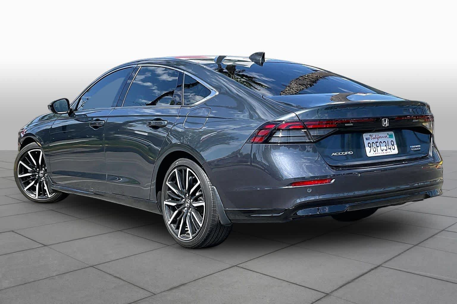 Used 2023 Honda Accord Touring image 11