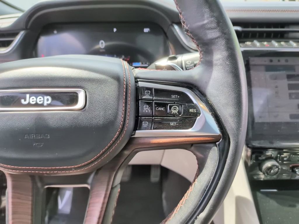 Used 2022 Jeep Grand Cherokee Summit AWD/4WD image 22