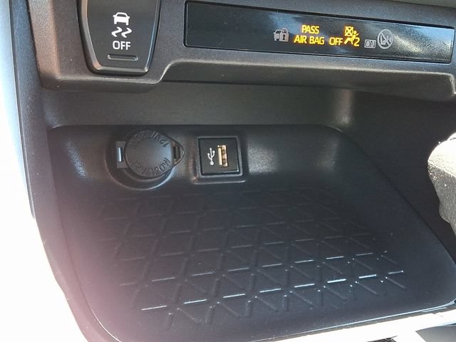 Certified 2025 Toyota RAV4 XLE AWD/4WD image 19