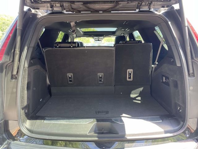 Used 2023 Cadillac Escalade Premium Luxury AWD/4WD image 33