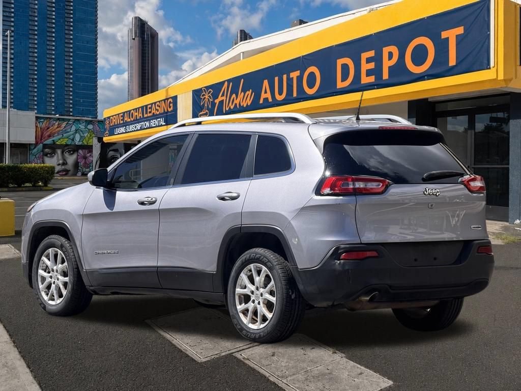Used 2018 Jeep Cherokee Latitude Plus FWD image 3