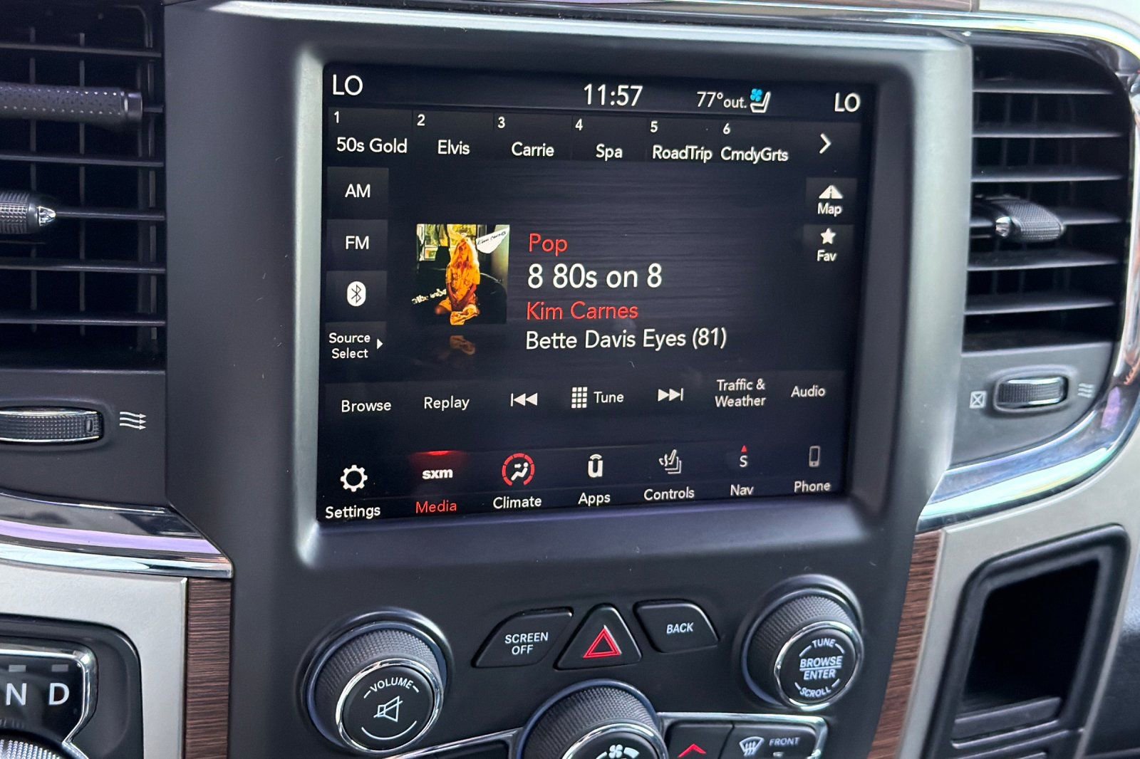 Used 2018 RAM 1500 Laramie w/ Convenience Group AWD/4WD image 17